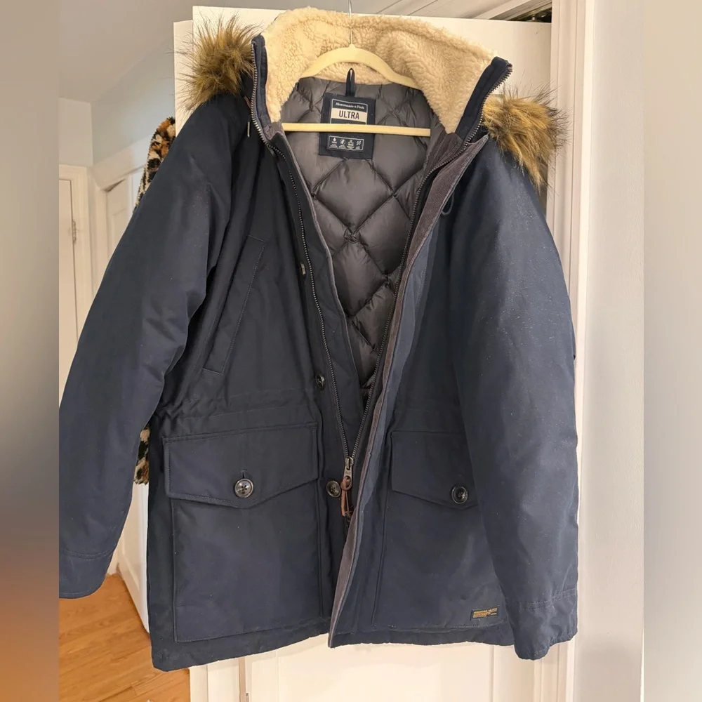 Abercrombie & Fitch Men’s Ultra Down Parka with Faux Fur Trim Size XL Like New - Picture 5 of 16
